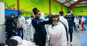Cours d'handi-escrime à BLR92, club de fleuret des Hauts-de-Seine