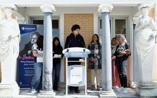 Remise du Prix Prix Chateaubriand des collégiens 2025 des Hauts-de-Seine devant la Maison de Chateaubriand SON DE remis à Nathalie Bernard 