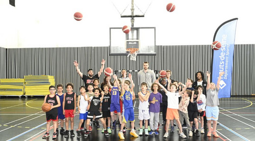 Les joueurs de Nanterre 92 à la rencontre des jeunes du Clamart Basket Club