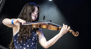 violoniste-Moeun-scène-La-Défense-Jazz-Festival-2024