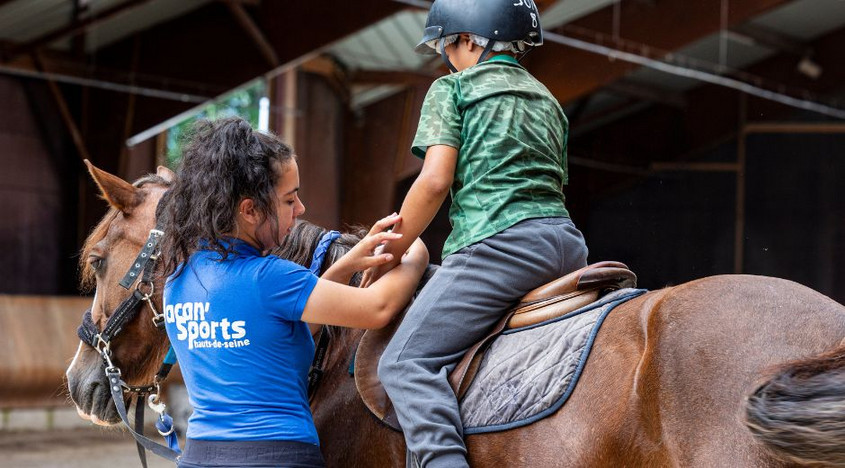 Vacan'Sports été Activité poney au haras de jardy