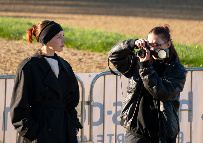 Dawn Martins à Sceaux, à gauche avec sa reporter