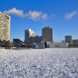 La dalle Charras &agrave; Courbevoie sous la neige 