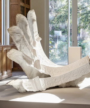 Sculpture de Marina Mankarios en salle des plaques au musée départemental Albert-Kahn 