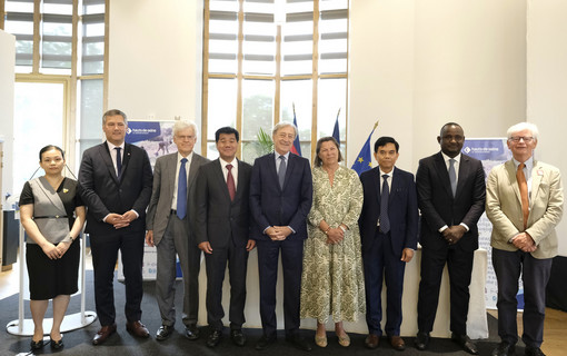 Les institutionnels français et cambodgiens prenent la pause