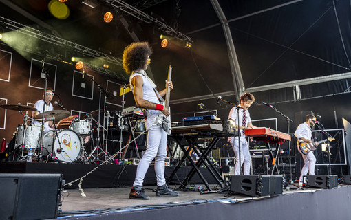 Retour en images sur La Défense Jazz Festival 2022. Vingt-trois concerts du 20 au 26 juin sur le parvis de Paris La Défense. 