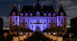 Le Château de Sceaux dans les Hauts-de-Seine aux couleurs de Novembre bleu