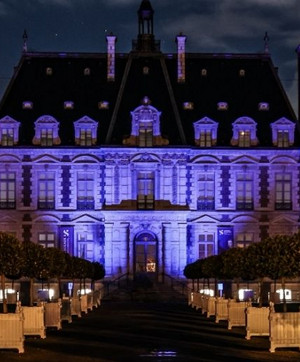 Le Château de Sceaux dans les Hauts-de-Seine aux couleurs de Novembre bleu
