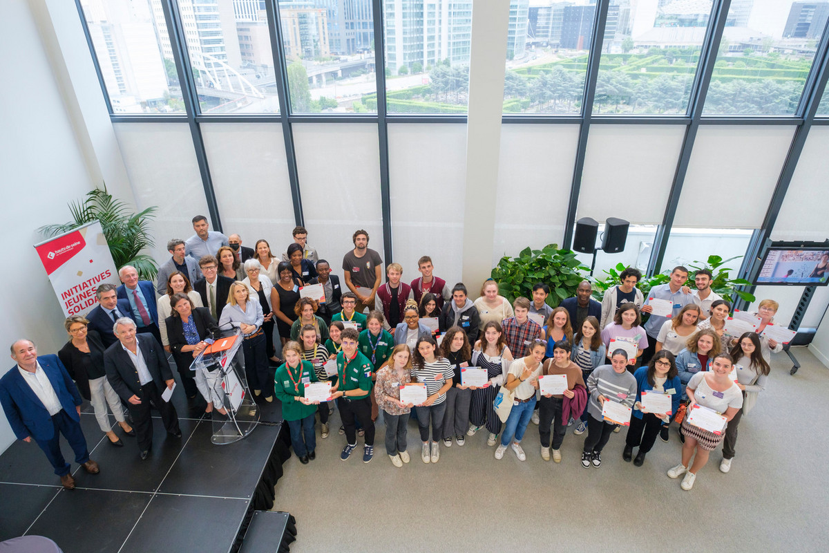 REMISE CERTIFICATS AUX LAUREATS IJS