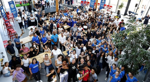 Les 400 élèves, photo de groupe vue de haut