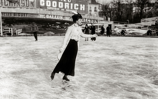 LE DEPARTEMENT PRESENTE SPORTS EN SEINE. HISTOIRES DE CHAMPIONS D HIER ET DE DEMAIN L EXPOSITION PHOTOGRAPHIQUE GRAND FORMAT. DU 20 JUIN AU 20 DECEMBRE AUX PARCS DEPARTEMENTAUX DE SCEAUX ET DES CHANTERAINES A VILLENEUVE-LA-GARENNE