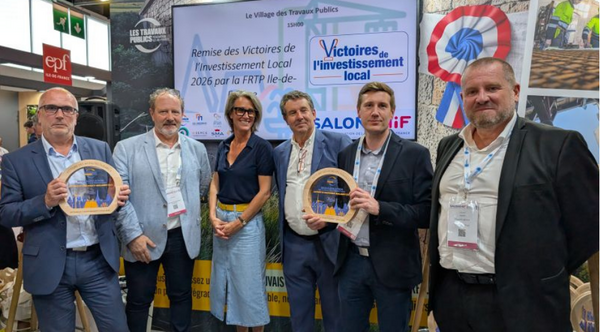 Les repr&eacute;sentants du D&eacute;partement des Hauts-de-Seine lors de l aremise du prix de l'investissement local