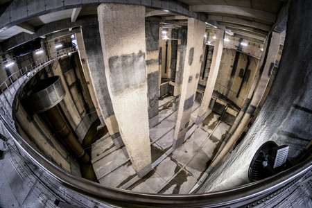 Le Département des Hauts-de-Seine a construit un bassin de rétention des eaux de pluie à Issy-les-Moulineaux.