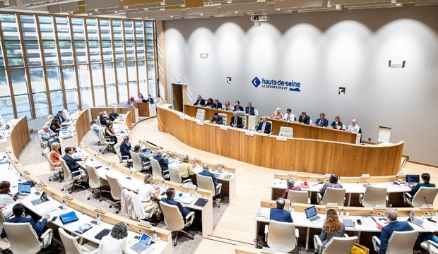 Les &eacute;lus r&eacute;unis en s&eacute;ance publique &agrave; l'h&eacute;micycle du D&eacute;partement