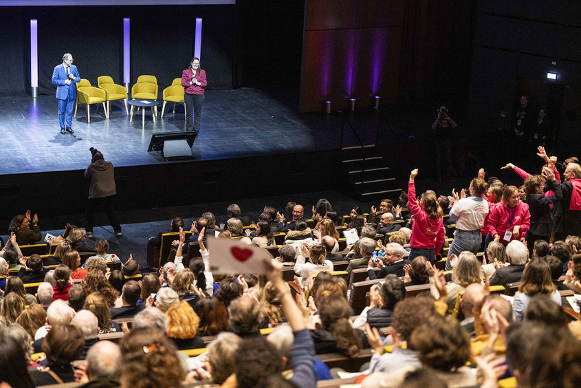 La Parvis Solidaire, vue de la scène depuis le public