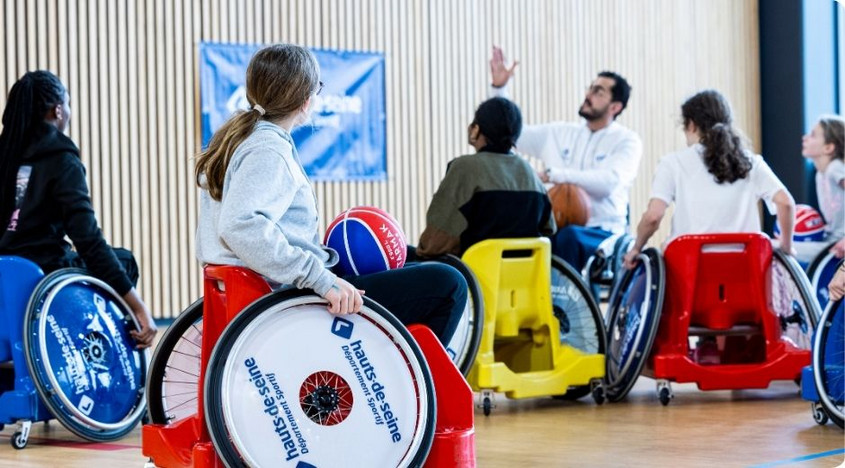 Une journ&eacute;e de sport au f&eacute;minin dan sles Hauts-de-Seine en partenriat avec l'UNSS