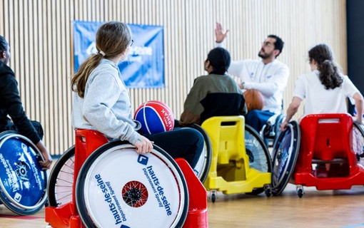 Une journ&eacute;e de sport au f&eacute;minin dan sles Hauts-de-Seine en partenriat avec l'UNSS