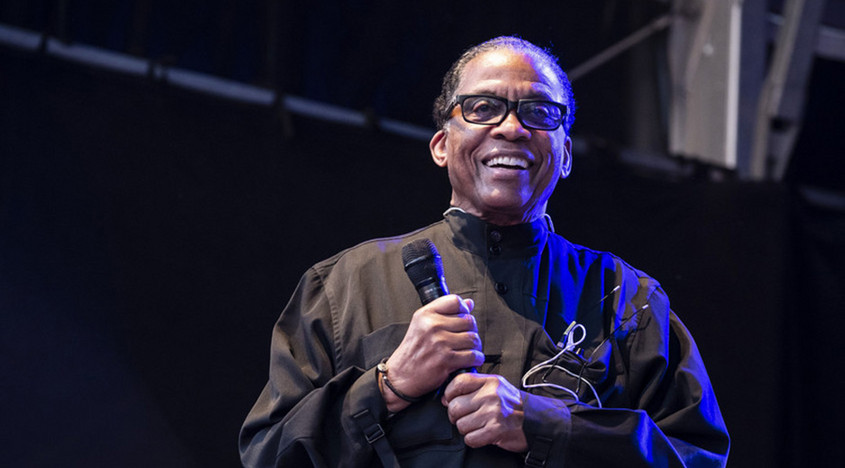 Herbie-Hancock-scène-la-Défense-Jazz-Festival-2022 