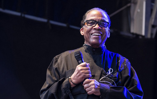 Herbie-Hancock-scène-la-Défense-Jazz-Festival-2022 