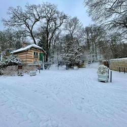L'entr&eacute;e du parc de la Maison de Chateaubriand, sous la neige, Ch&acirc;tenay-Malabry