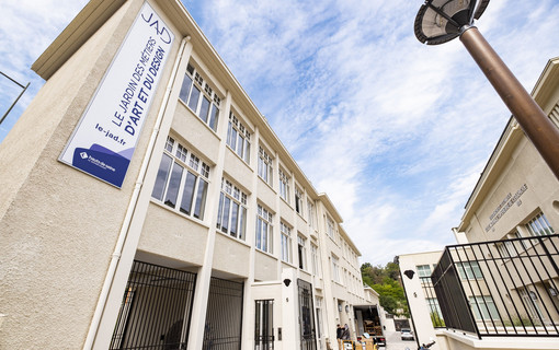 Le JAD - Jardin des m&eacute;tiers d Art et du Design, des travaux &agrave; l'expo. Un peu de l'histoire en images du dernier-n&eacute; des &eacute;quipements culturels du D&eacute;partement install&eacute; dans l'ancienne &eacute;cole nationale de c&eacute;ramique de S&egrave;vres.