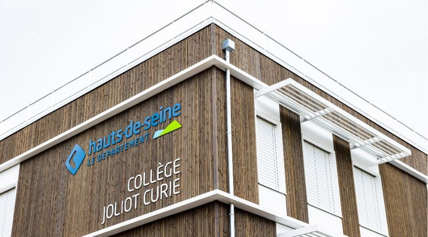 Collège provisoire Joliot-Curie à Bagneux La façade du collège provisoire Joliot-Curie à Bagneux en bardage bois