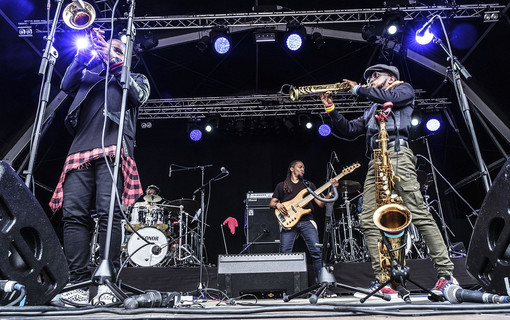 Retour en images sur La D&eacute;fense Jazz Festival 2022. Vingt-trois concerts du 20 au 26 juin sur le parvis de Paris La D&eacute;fense. 