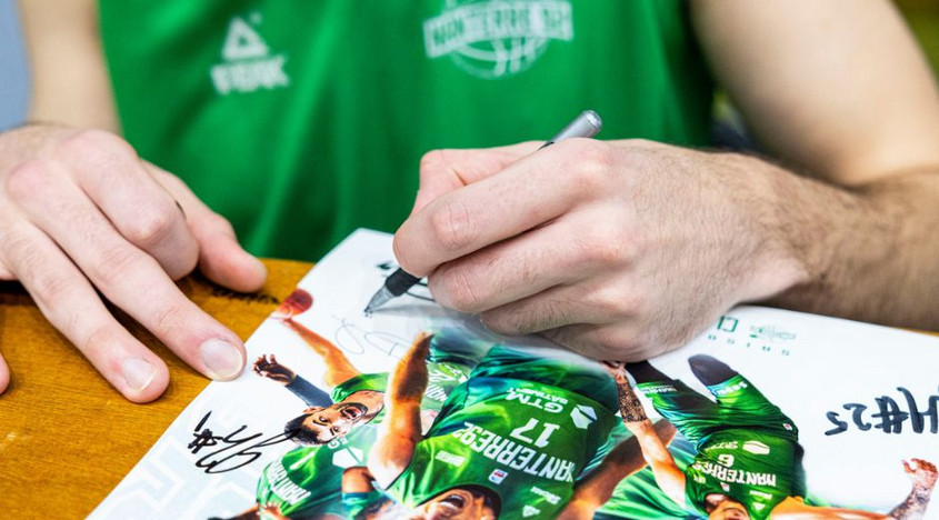 Séance de dédicaces des joueurs de Nanterre 92 pour les jeunes des Hauts-de-Seine