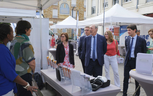 Les tentes de la Caravane solidaire lors de la visite du Pr&eacute;sident George Siffredi, avec les professionnels m&eacute;dico-sociaux
