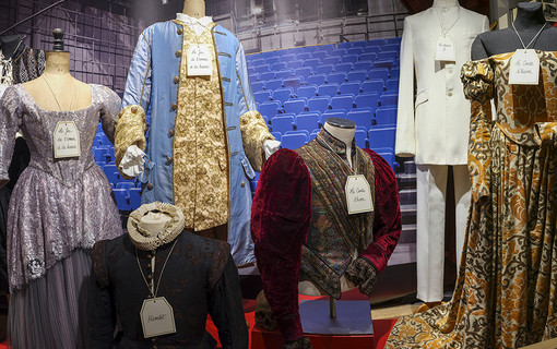 Dans les coulisses des theatres des Hauts-de-Seine la nouvelle exposition presentee aux Archives departementales jusqu au 14 novembre 2025