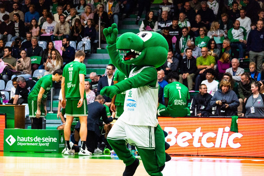 Dunky, la mascotte de Nanterre92, le club de basket des Hauts-de-Seine