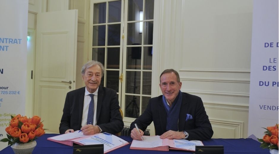 eorges Siffredi, président du Département des Hauts-de-Seine et Philippe Pemezec, maire du Plessis-Robinson lors de signature du contrat de développement département-ville le 13 février 2026.