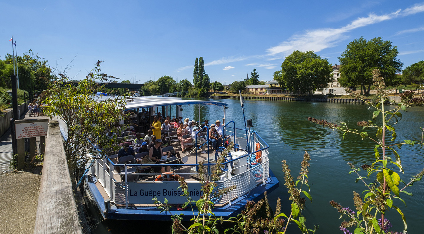 VEILLE ACTIVE JEUNES CROISIERE SUR LA SEINE