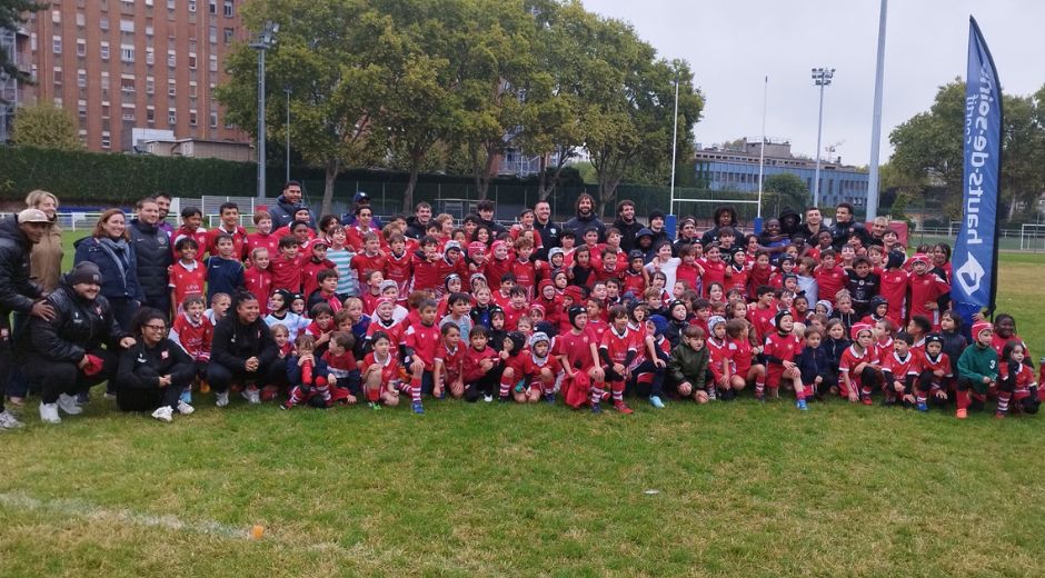 Les jeunes du CS Clichy Rugby prennent l apause avec les joueurs du Racing 92, le club de rugby des Hauts-de-Seine