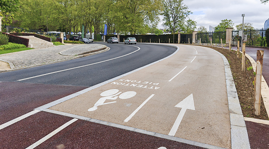 Piste cyclable boulevard Washington à Suresnes